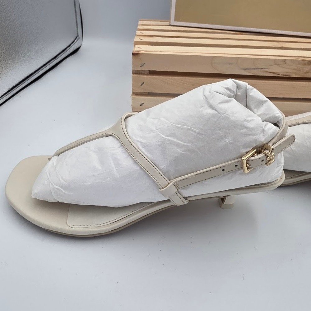 Michael KorsTasha T-Strap Kitten Heel Sandals Womens 6M Cream MK Logo Dressy - Picture 2 of 6